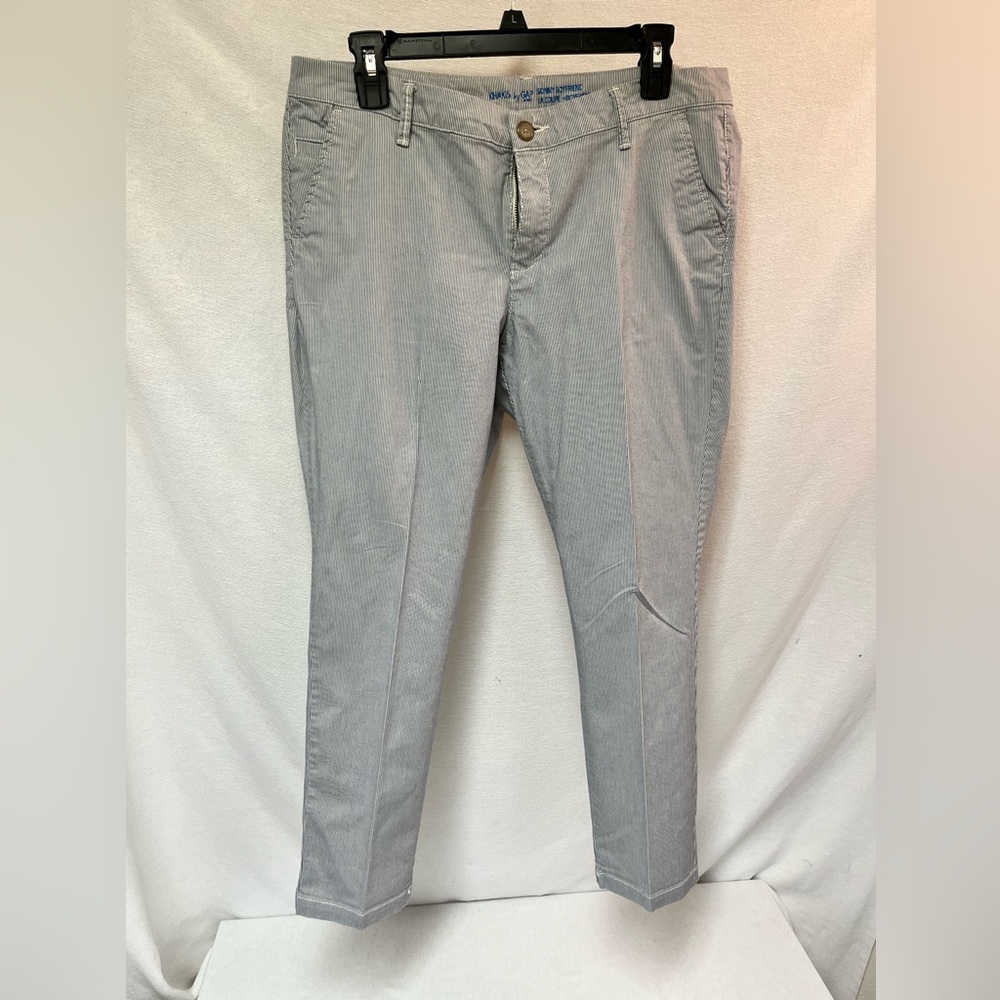 Khakis by Gap sz 8 skinny boyfriend b&w striped